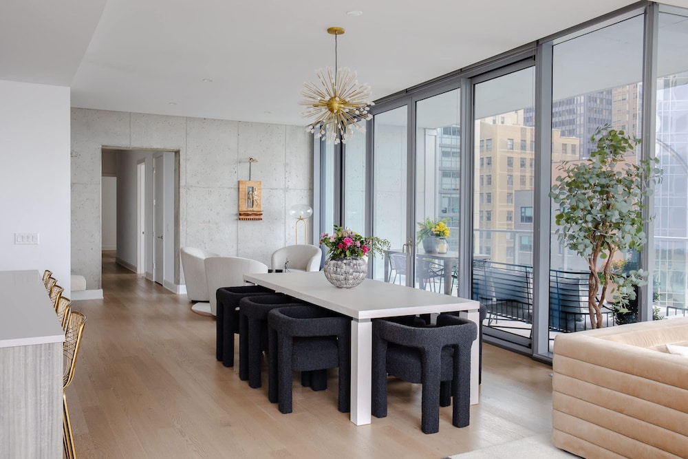 The Lyra Luxury Group Getaway - Two Penthouses