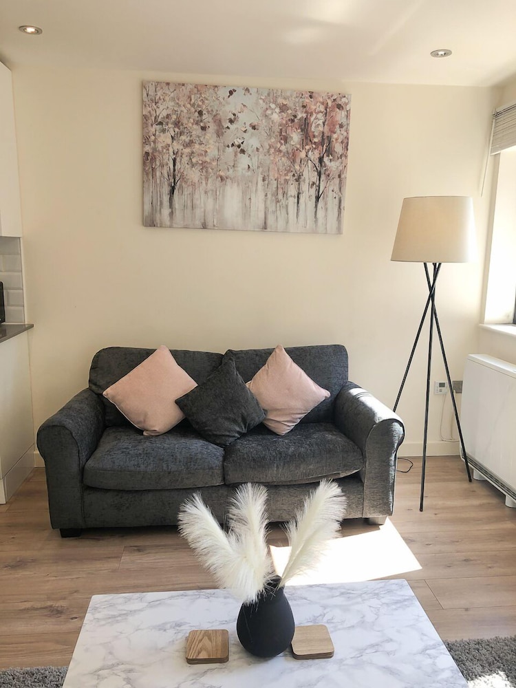 Morland House Apartments