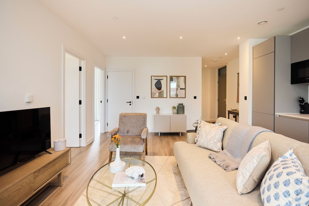 The Tottenham Escape - Lovely 2bdr Flat With Balcony