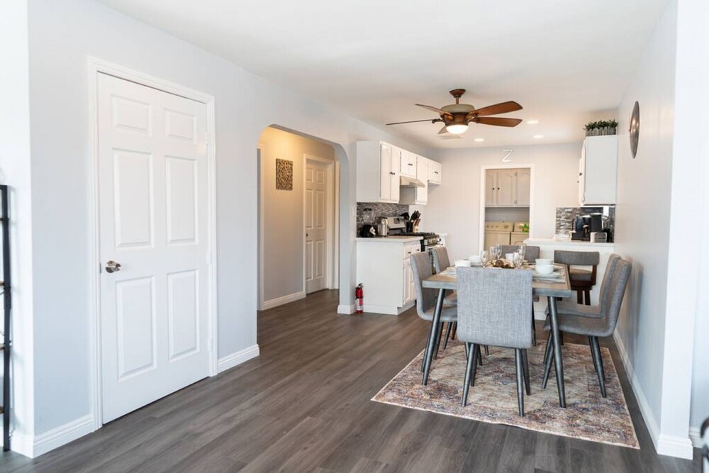 Large 4-bedroom House With AIR Hockey Table Close TO Disneyland IN Orange County p41