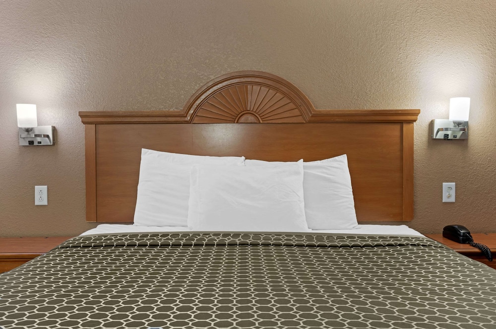 Rodeway Inn Terre Haute near University
