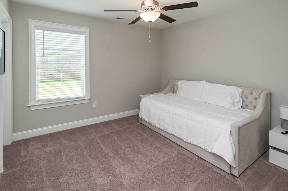 Quiet Family Home 15 Mi to Dtwn Huntsville! - Property Image 27
