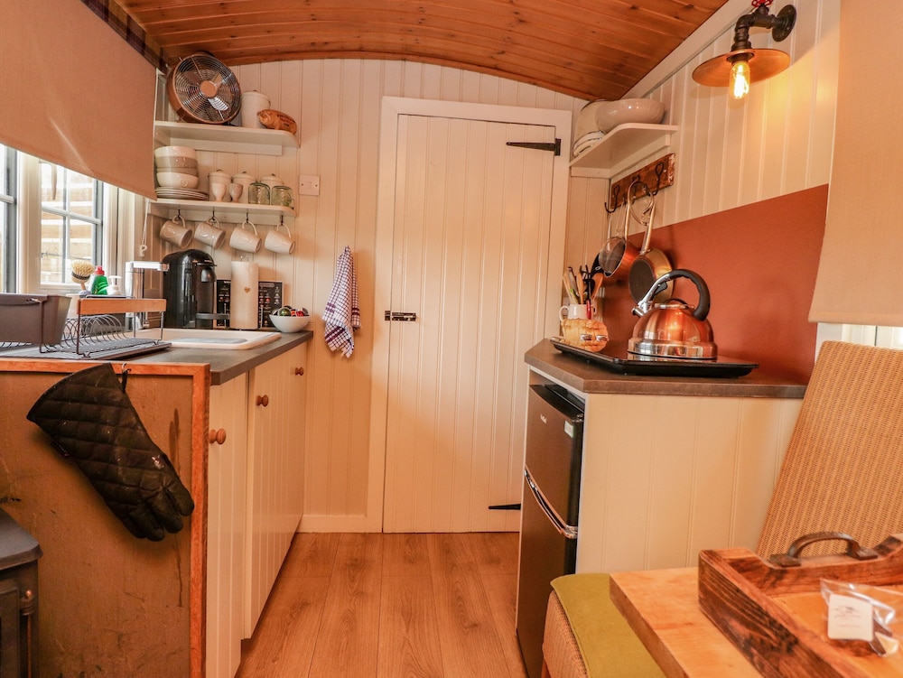 Bracken Hut at Copy House Hideaway