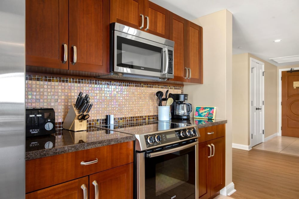 Honua Kai Hokulani 3 Free Rental Cars KBM Resorts Extra Large Lanai 3 Units, 4 Bedrooms Ml-1826