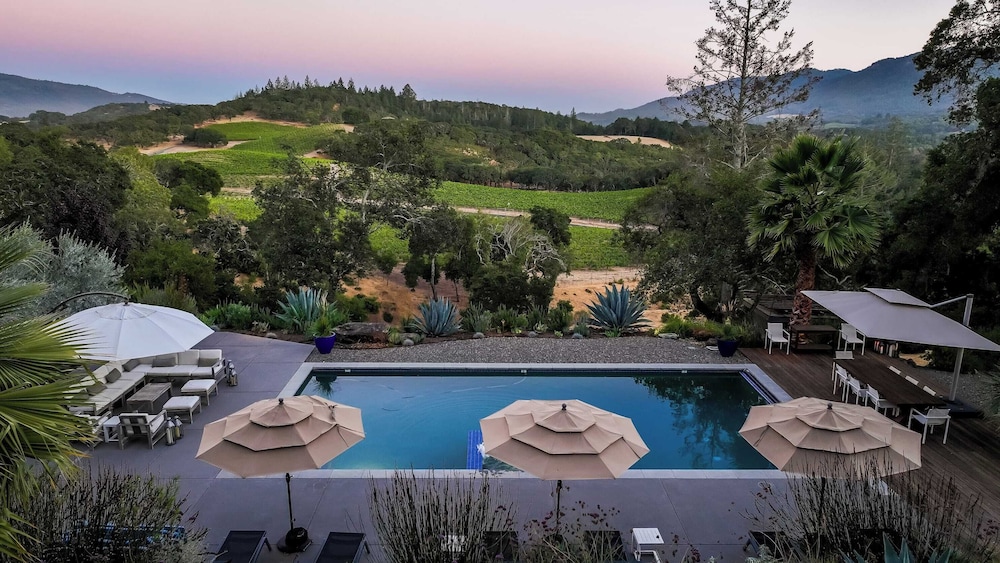 Kenwood Vista by Avantstay 7acres w/ Pool, Fire Pit, Vineyard Views