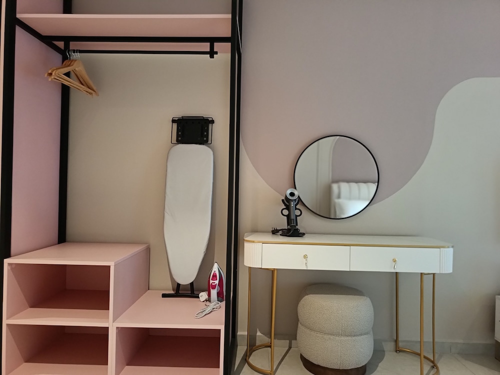 The Paxtonz by Manhattan Group