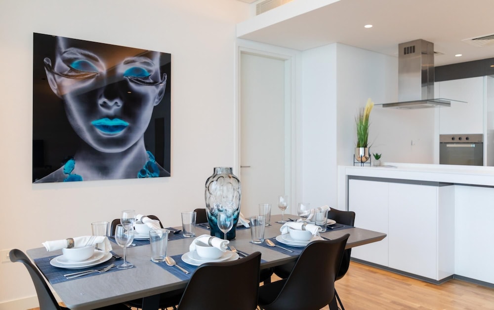 Stunning Sea Views on Dubai s New Luxury Island
