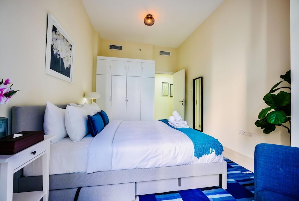 Beautiful Chic Apt w Full Marina View Nxt 2 Beach