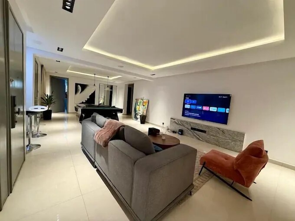 Cozy Cove Residence