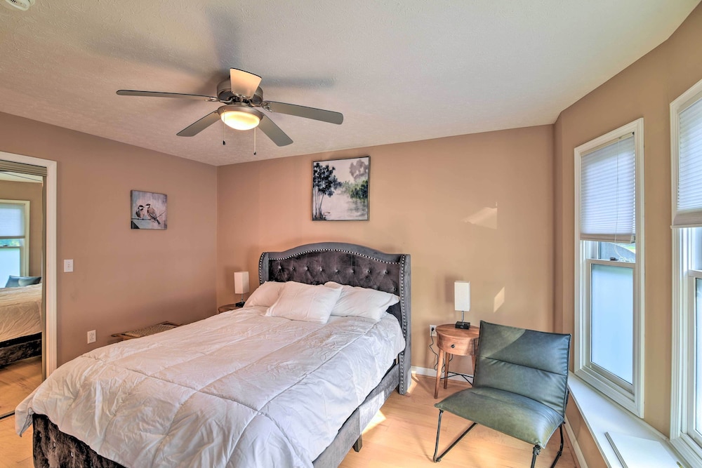 'ryman Riviera' Home w/ Fireplace: Steps to River view 2