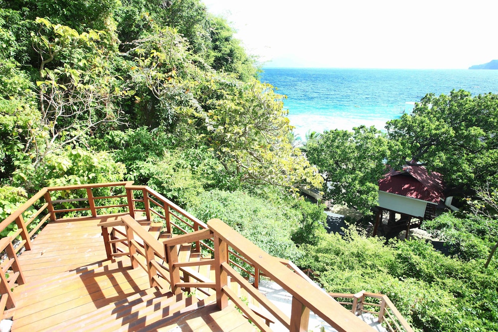 Matinloc Island Resort