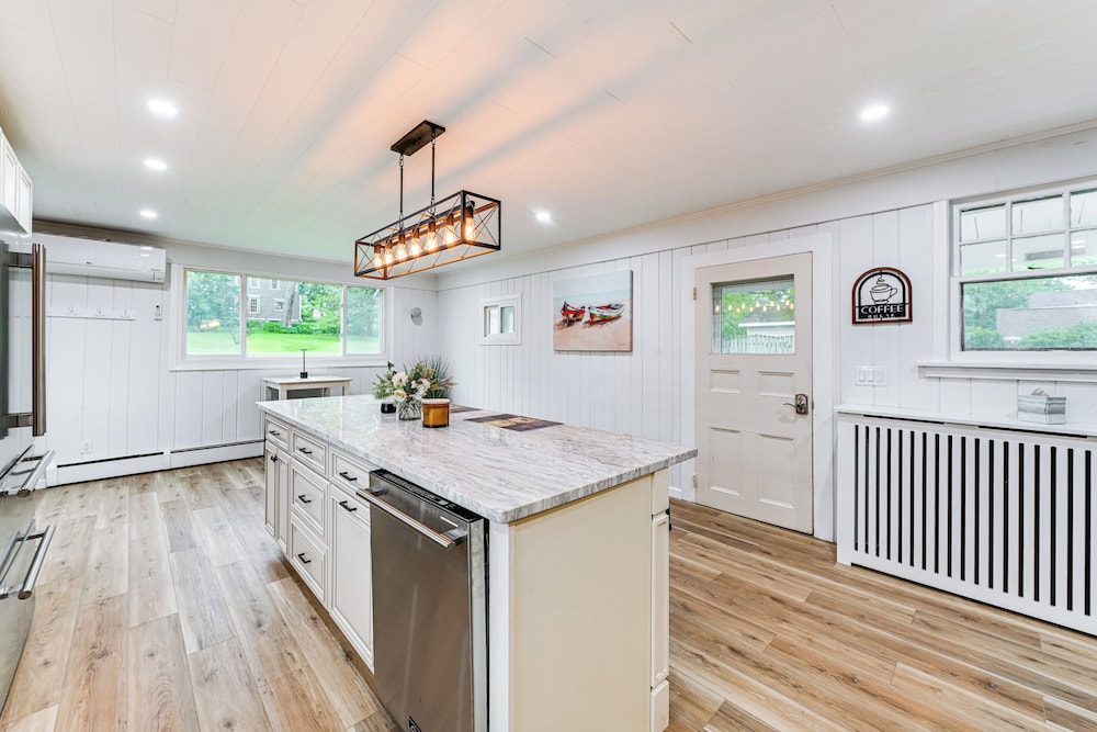 Near Lake & Wineries: Spacious Union Springs Home!