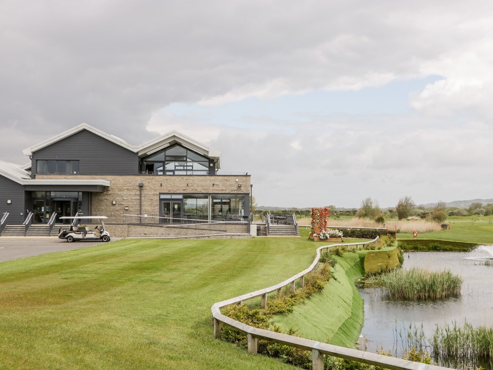 Number 8 Lakes View