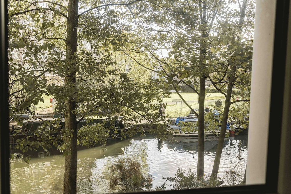 ;Stunning 2BD Apartment in Maida Vale
