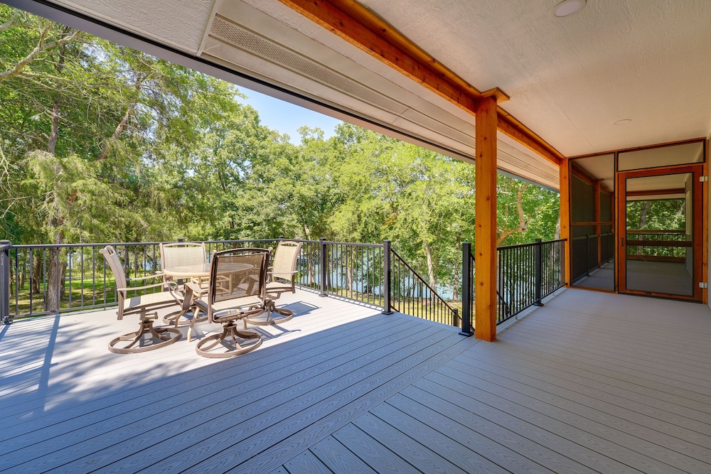 Table Rock Lake Vacation Rental With Swim Dock! view 2