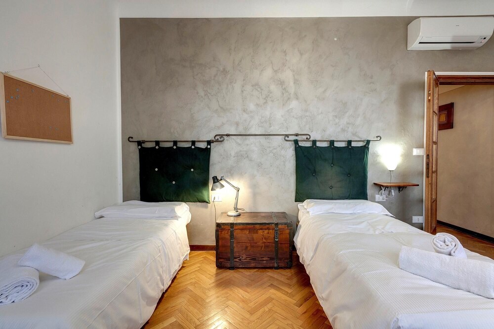 Corno 7 in Firenze With 2 Bedrooms and 1 Bathrooms