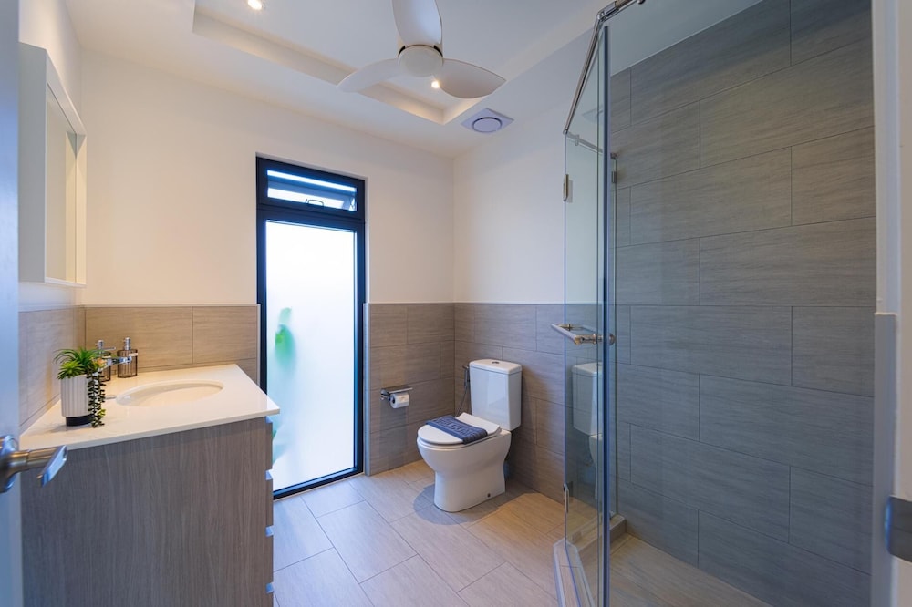 New Modern 3 Bedroom Villa MB35