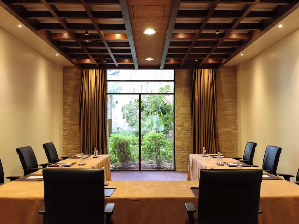 Sofitel Dubai The Palm Resort & Spa