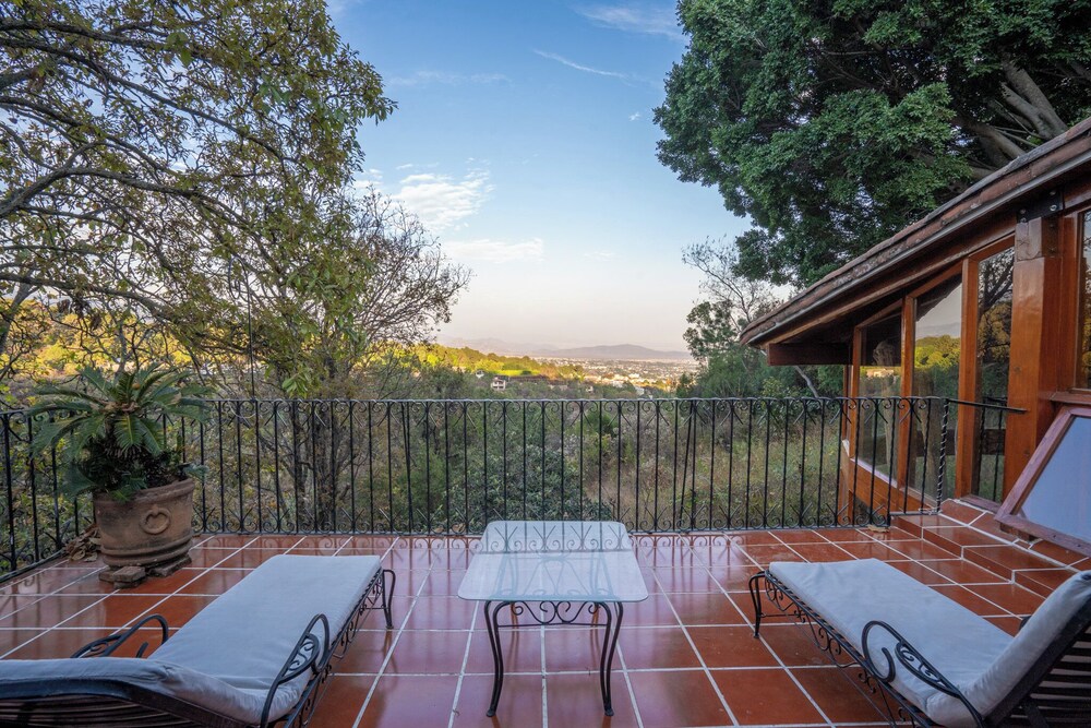 Beautiful Country House Pool & Views view 5