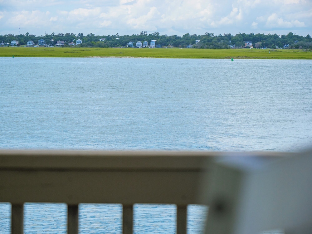 Seahorse Sound by Topsail Realty