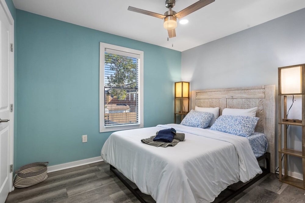 Urban Living I Sleeps 12 Wi-fi Parking Free Gym view 3