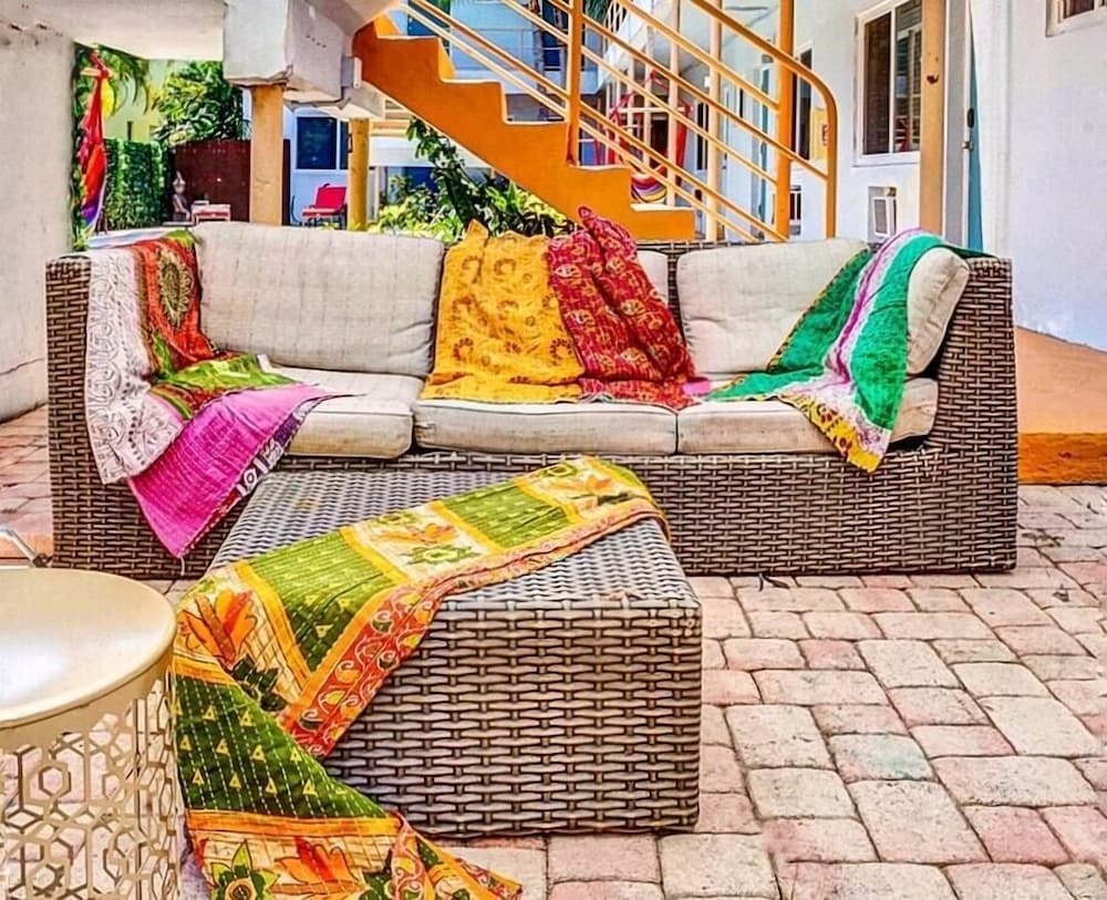 Cozy Beachfront Retreat Near Marina & Dining - Image 4