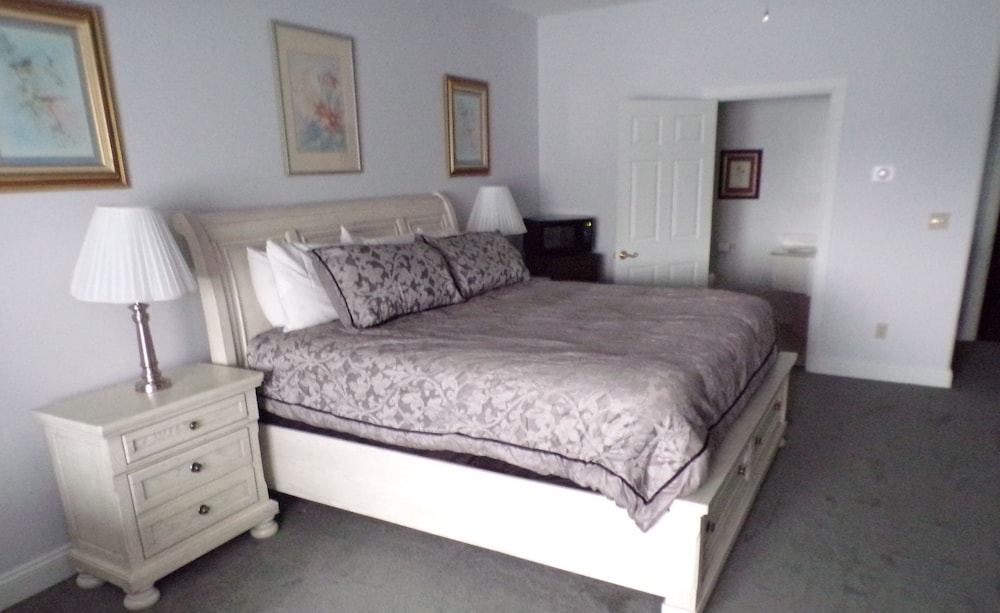 Long House Manor B And B