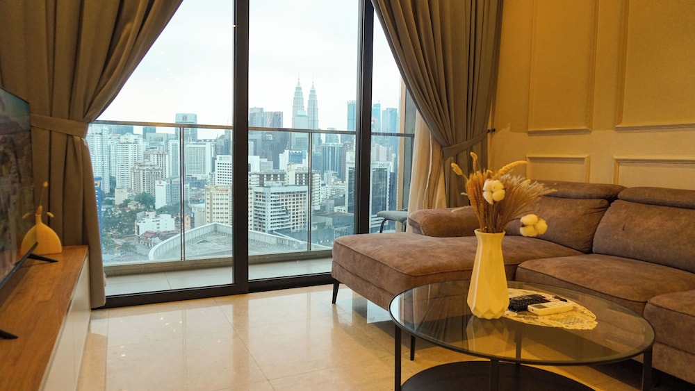 Harmony Luxury Suites At Lucentia BBCC