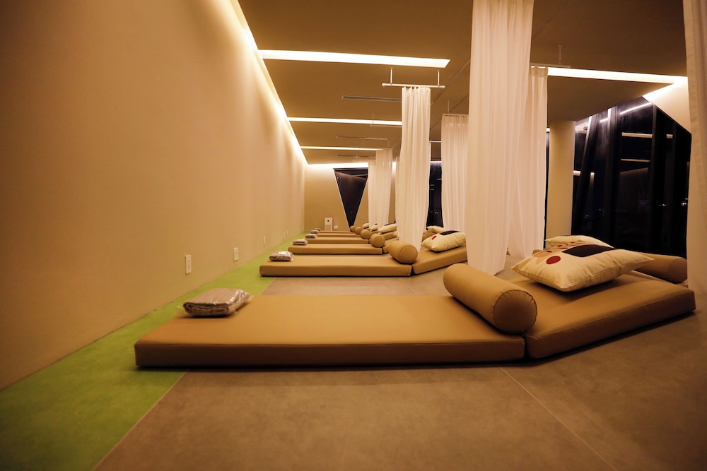 Saigon Travel Lounge