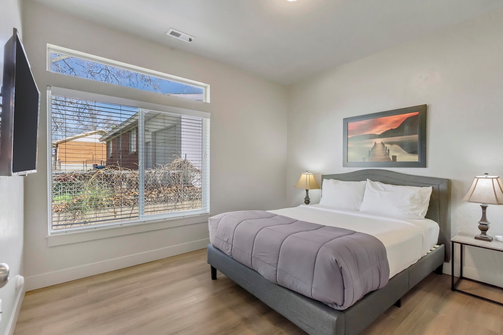 Hill Field Stays by Cloud Dream Homes