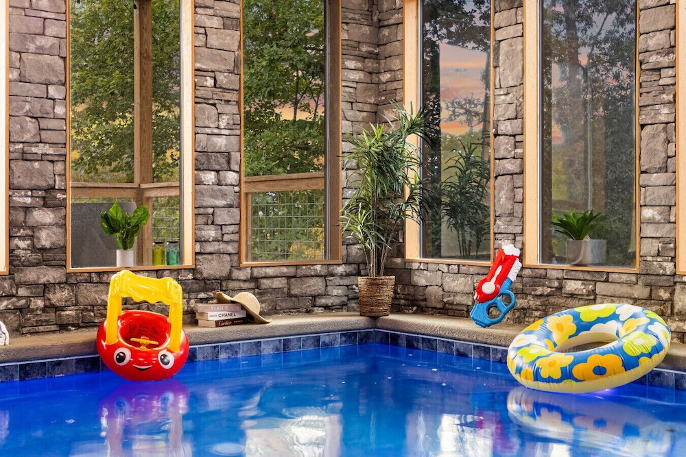 Summit Luxe Resort