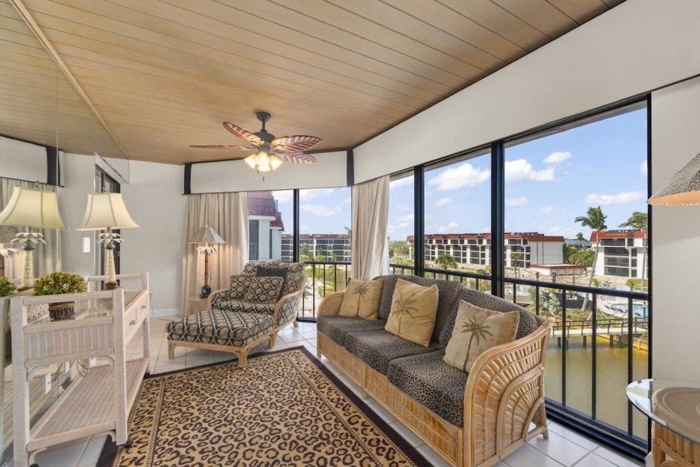 Pointe Santo A44 3 Bedroom Condo
