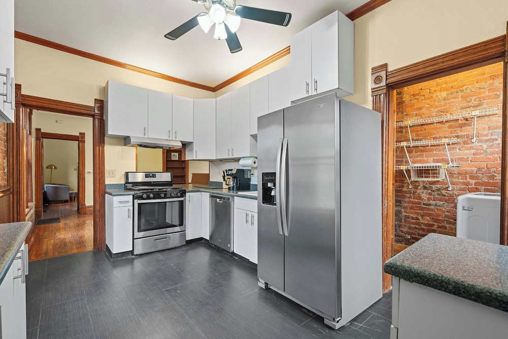 Vino & Vibes Villa Sleeps 6!
