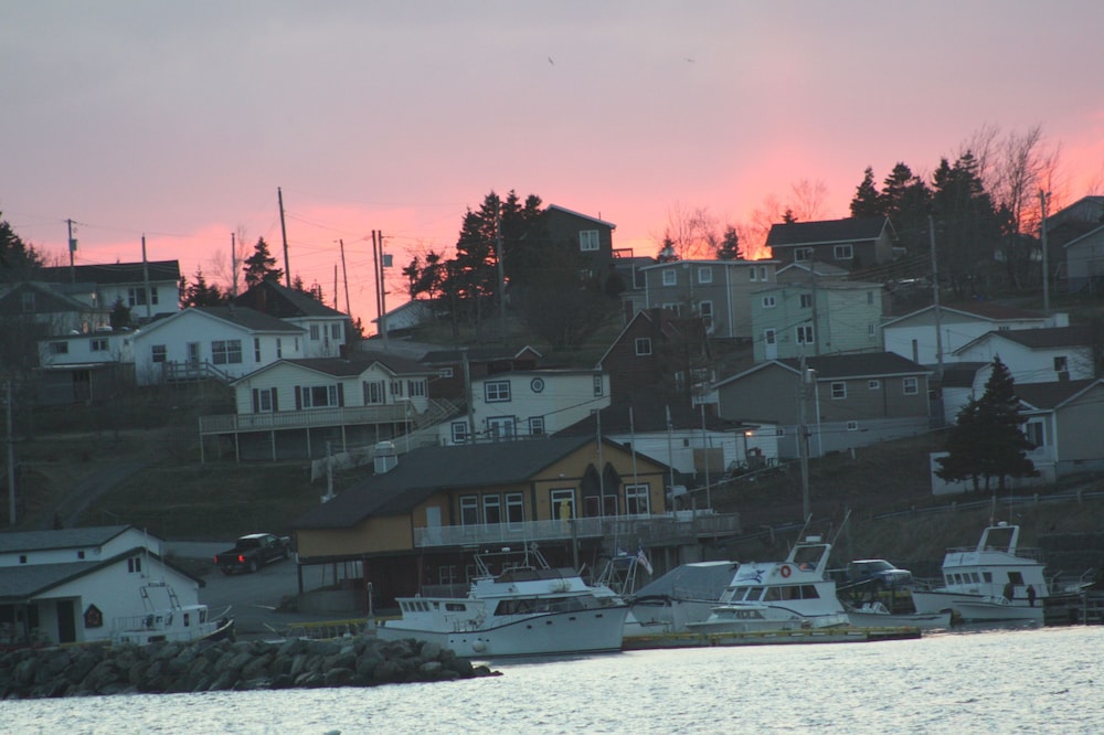 Inn By The Bay