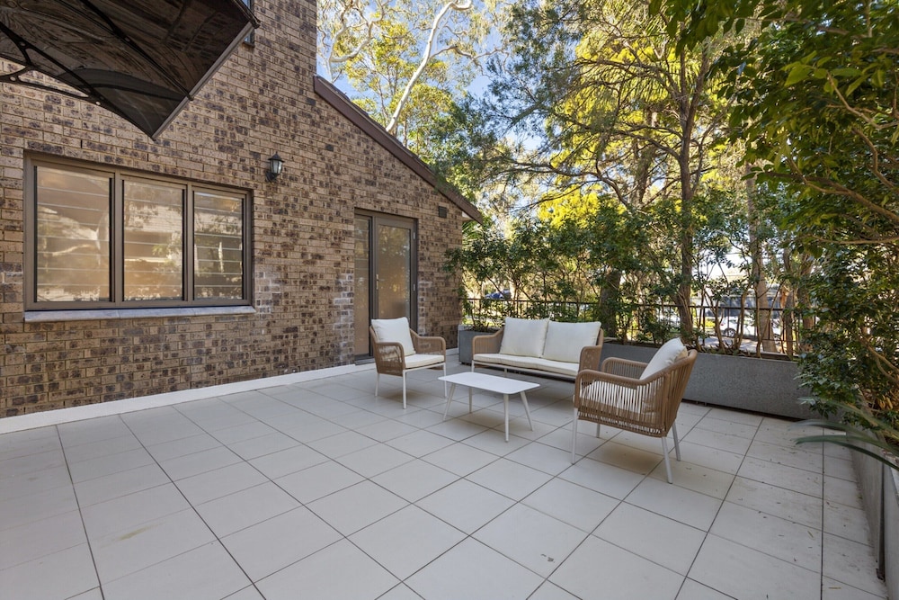 Stylish 3-bed Newport Stay With Balcony