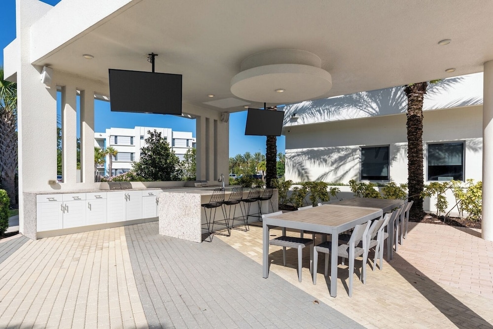 Daytona 2BR Getaway Parking Family & Pet-friendly