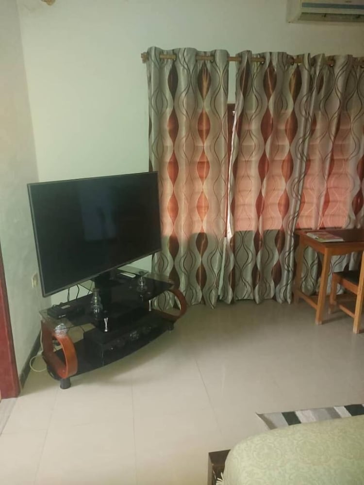 LaRosa Executive Guest House view 5