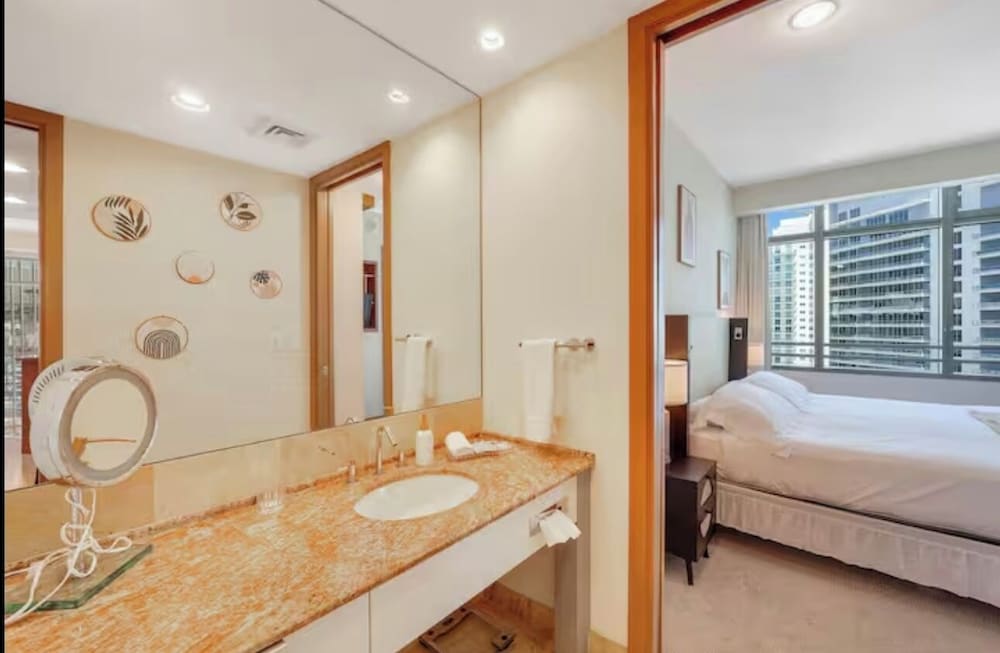 AKA Brickell Sea View by Palermo Home