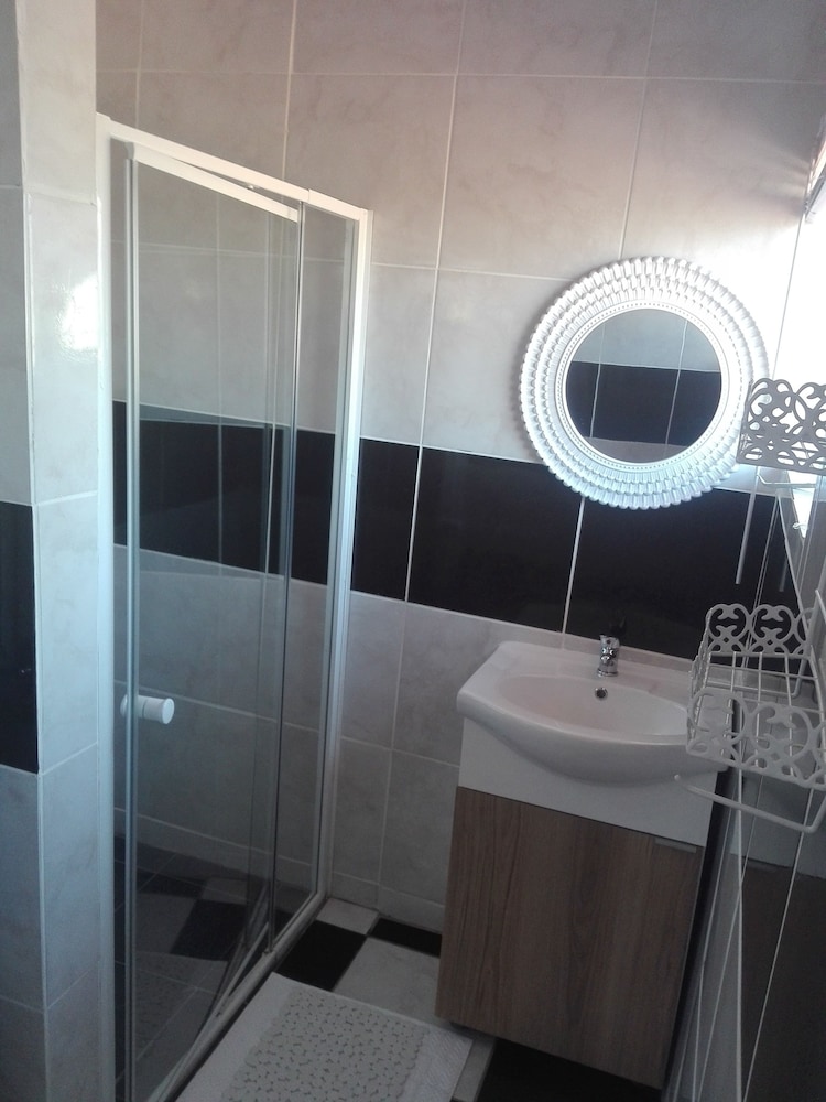 Joezebel Guest House