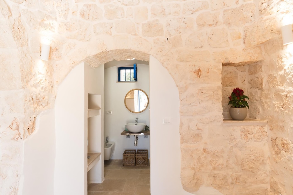 Trulli Scacciapensieri con Piscina