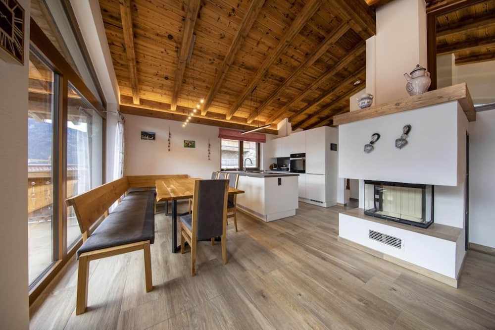 Welcoming Chalet Near Wildkogel Ski Arena