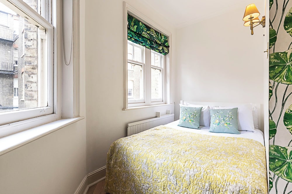 Stylish Buckingham Apartment Victoria