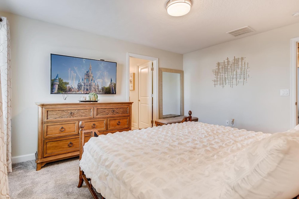 4801 ML - Ideal Retreat Townhome Oasis With Pool - Image 2