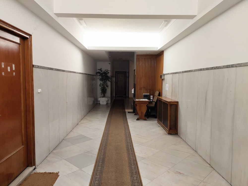 Grand Apartment in Parliament Square