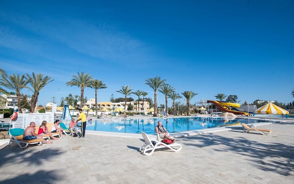 Hotel Riviera - Family Only