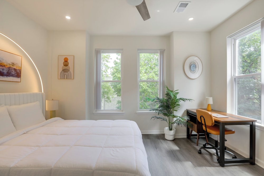 Penthouse Condo w/ Rooftop Deck in Philadelphia!