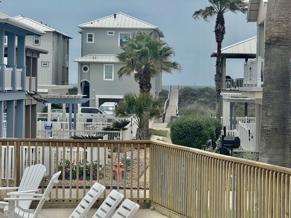 Cristy's Crab Shack @ Sunrise Villas