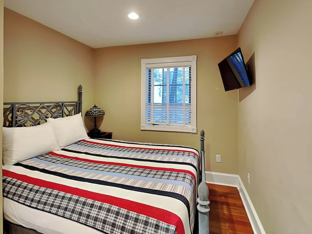 A Lakefront Paradise by Taylor Made Deep Creek