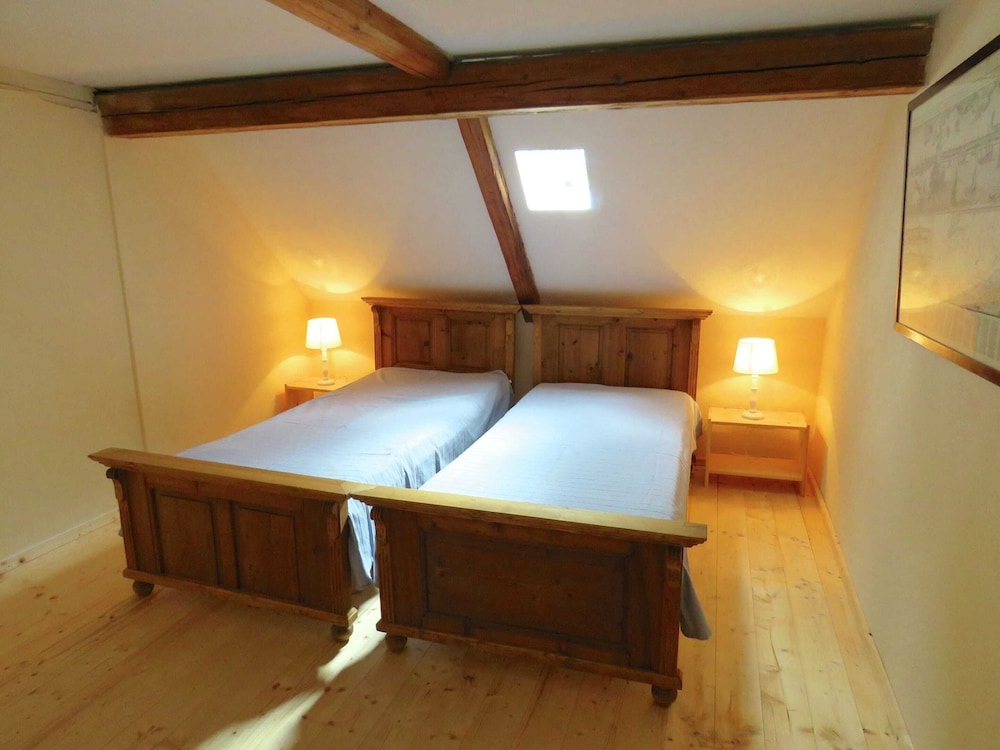 Holiday House Near Forest in Obora view 3