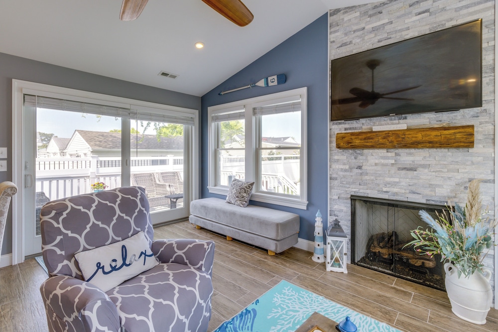 Half-mi to Beach: Cape May Getaway w/ Deck & Yard!